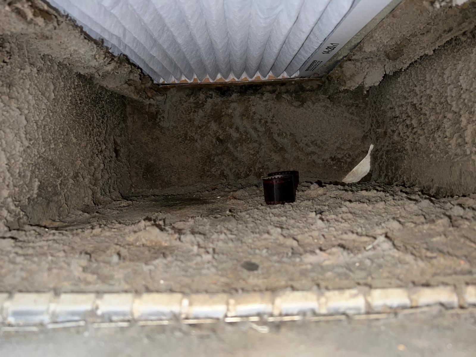 Accessible duct area before air duct cleaning